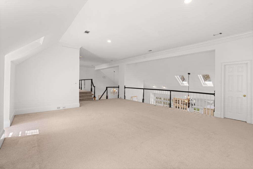 472 Ivy Park Lane NE