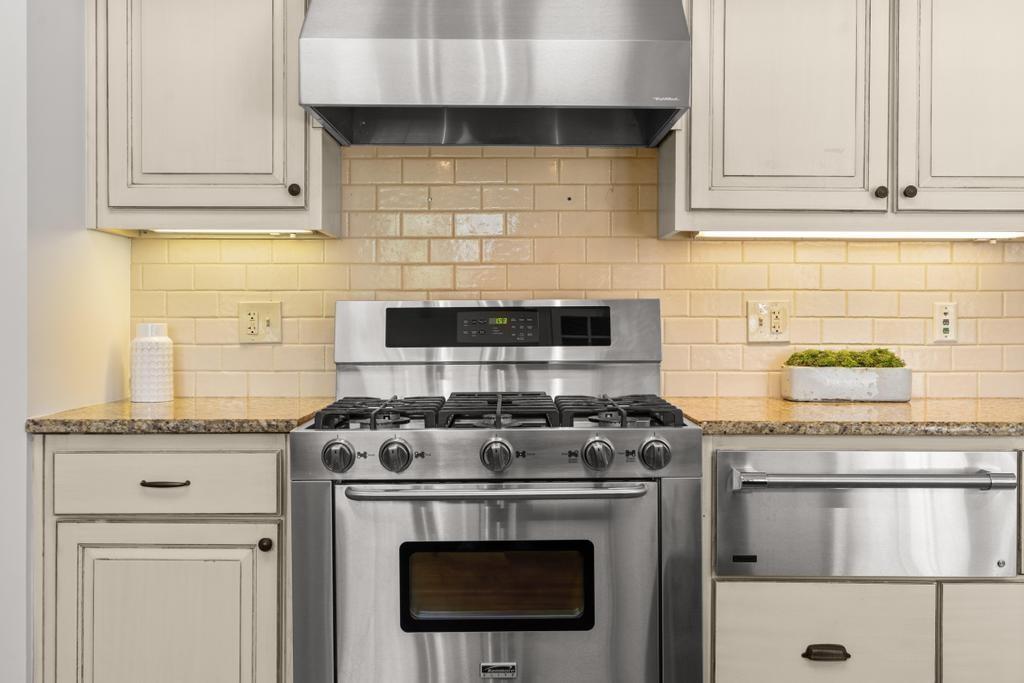 472 Ivy Park Lane NE