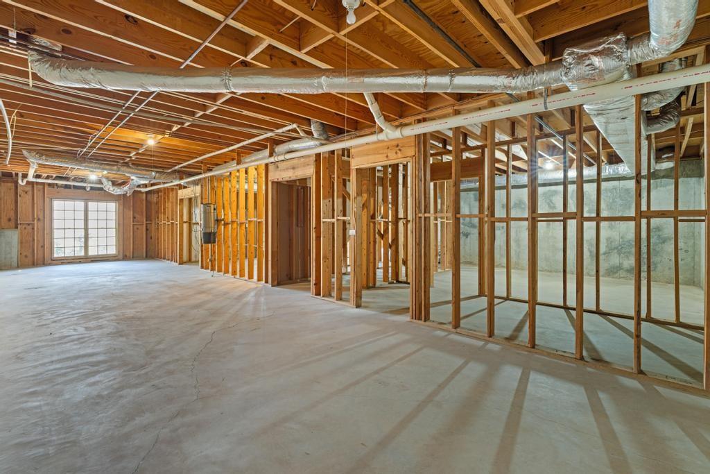 472 Ivy Park Lane NE