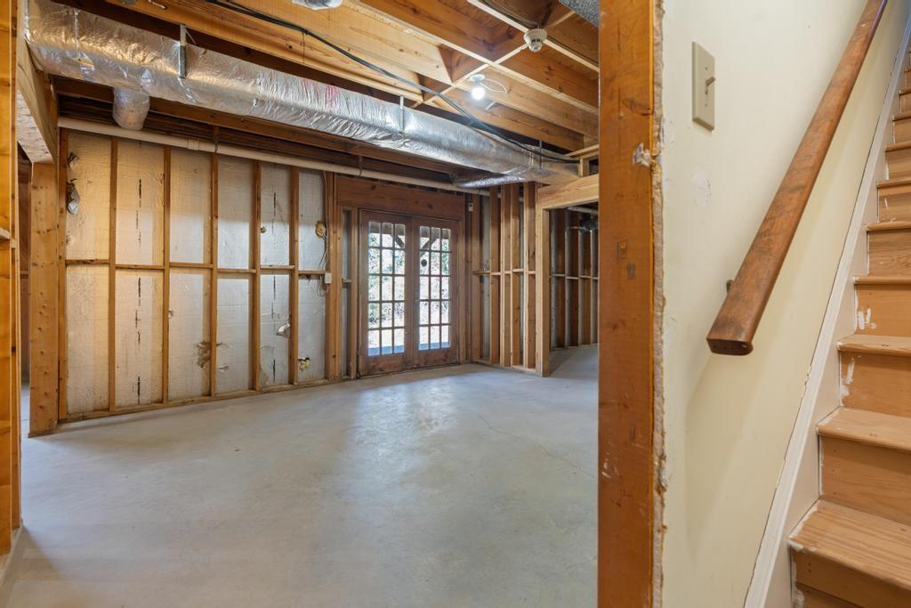 472 Ivy Park Lane NE