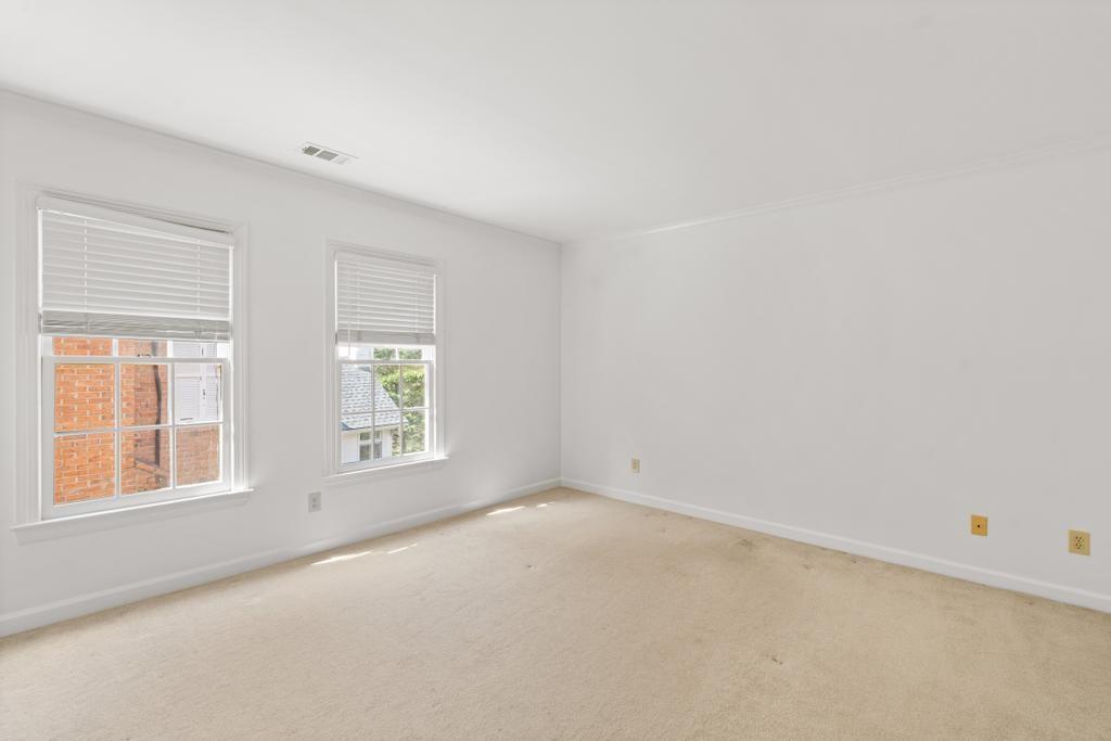 472 Ivy Park Lane NE