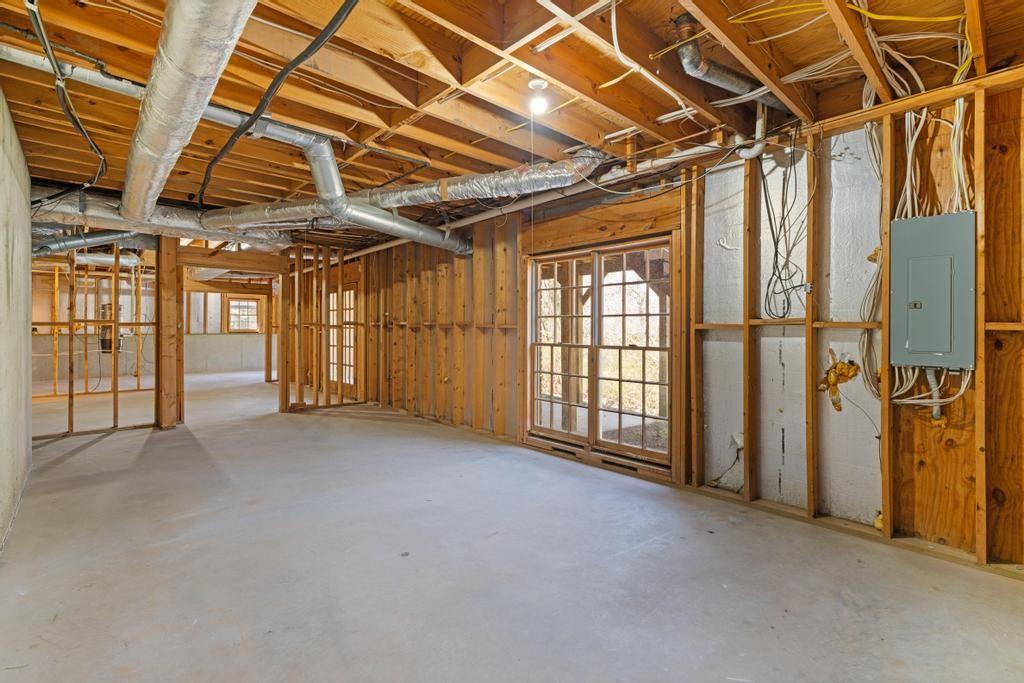 472 Ivy Park Lane NE