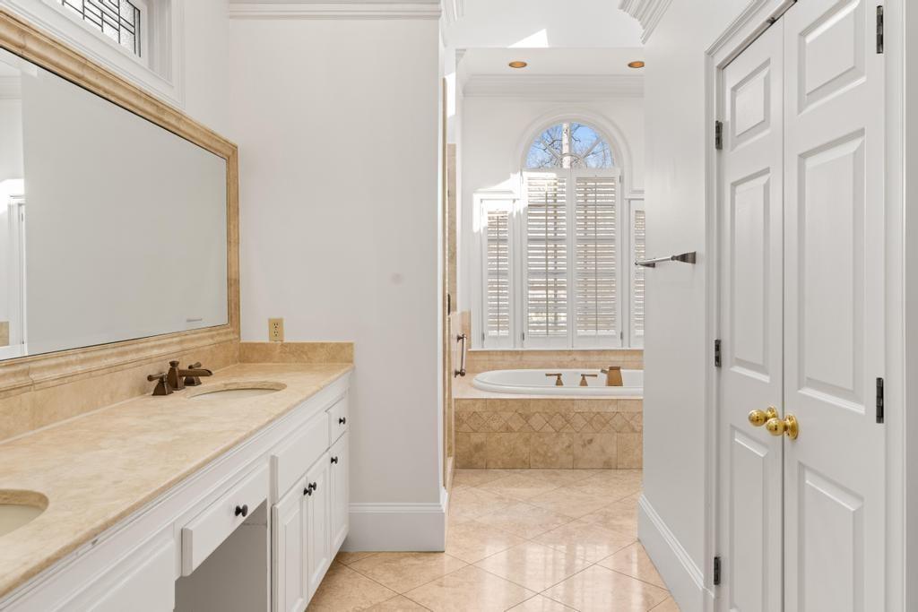 472 Ivy Park Lane NE