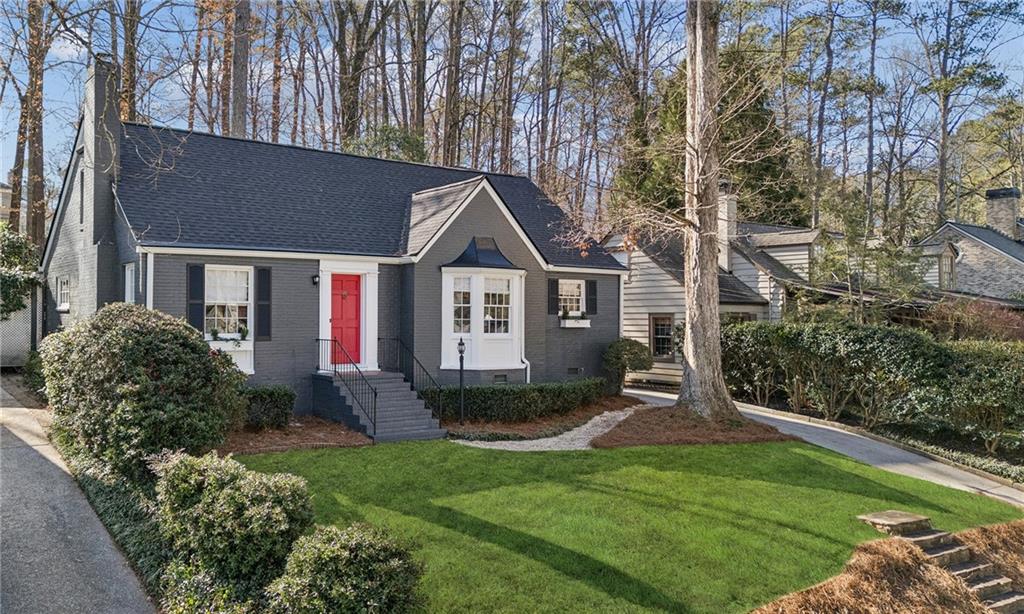 686 Longwood Drive NW