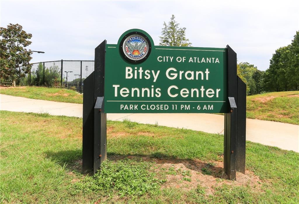 686 Longwood Drive NW