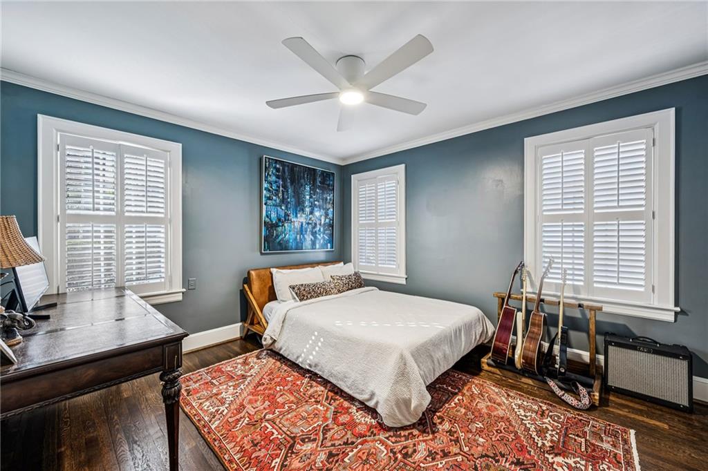 686 Longwood Drive NW