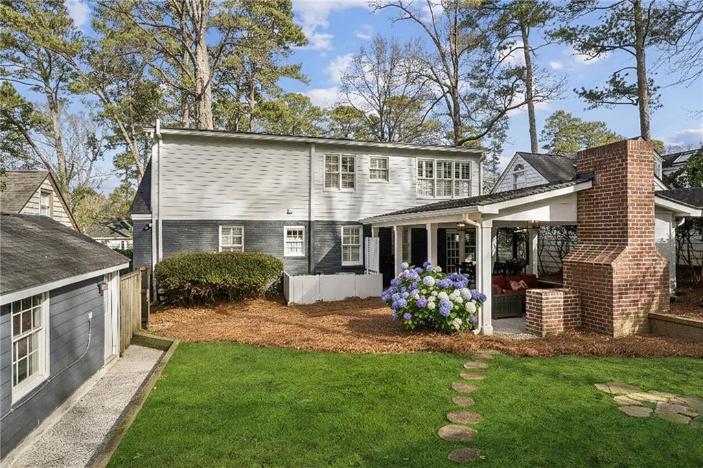 686 Longwood Drive NW