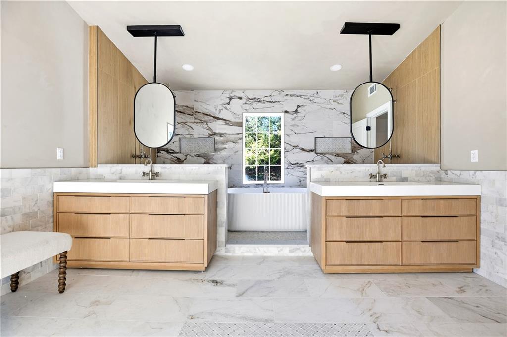 4730 Paran Valley NW