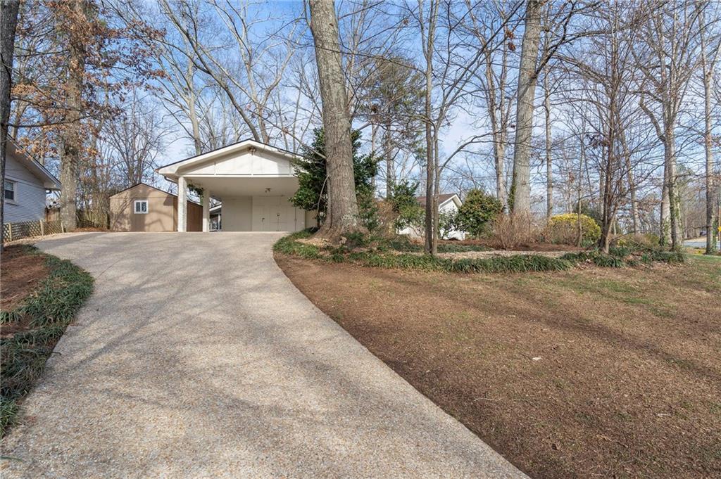 3710 Hickory Circle SE