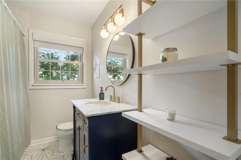 3710 Hickory Circle SE