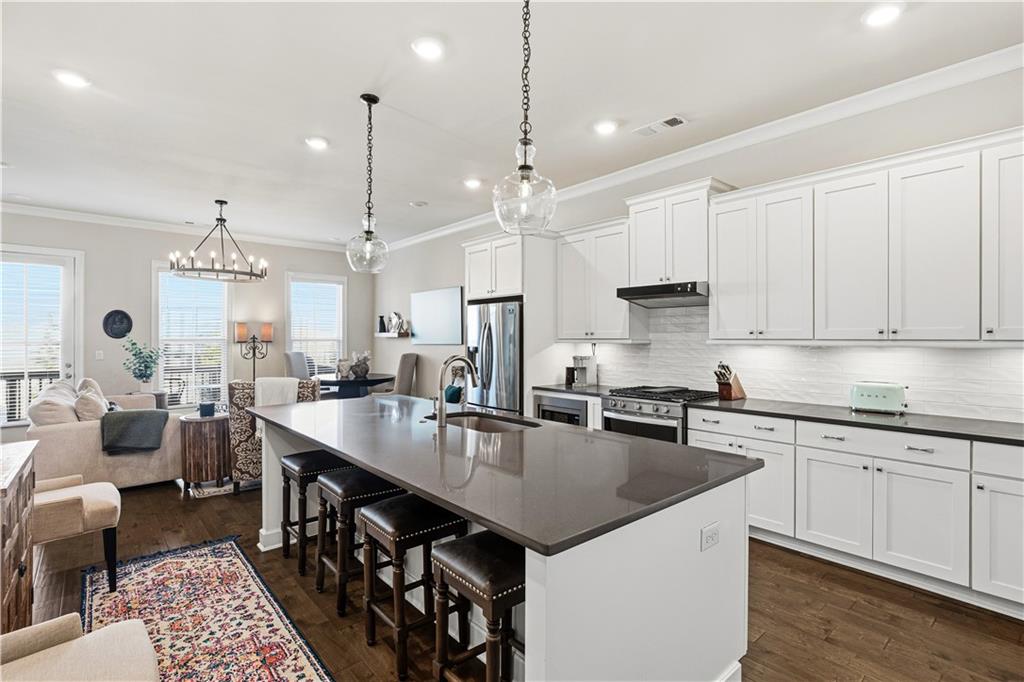 1829 La Dawn Lane NW