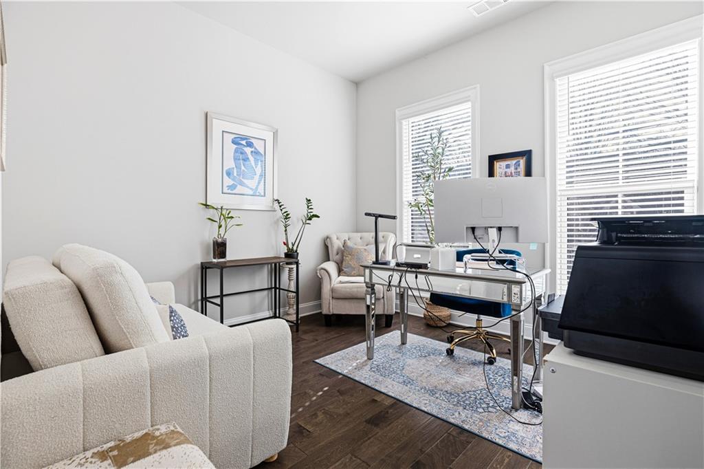 1829 La Dawn Lane NW