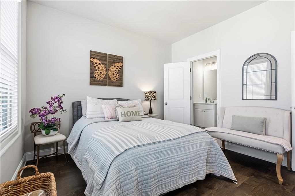 1829 La Dawn Lane NW