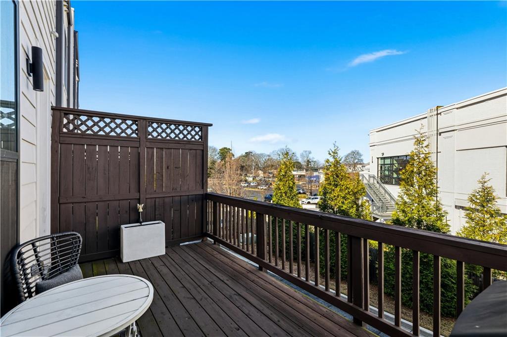 1829 La Dawn Lane NW