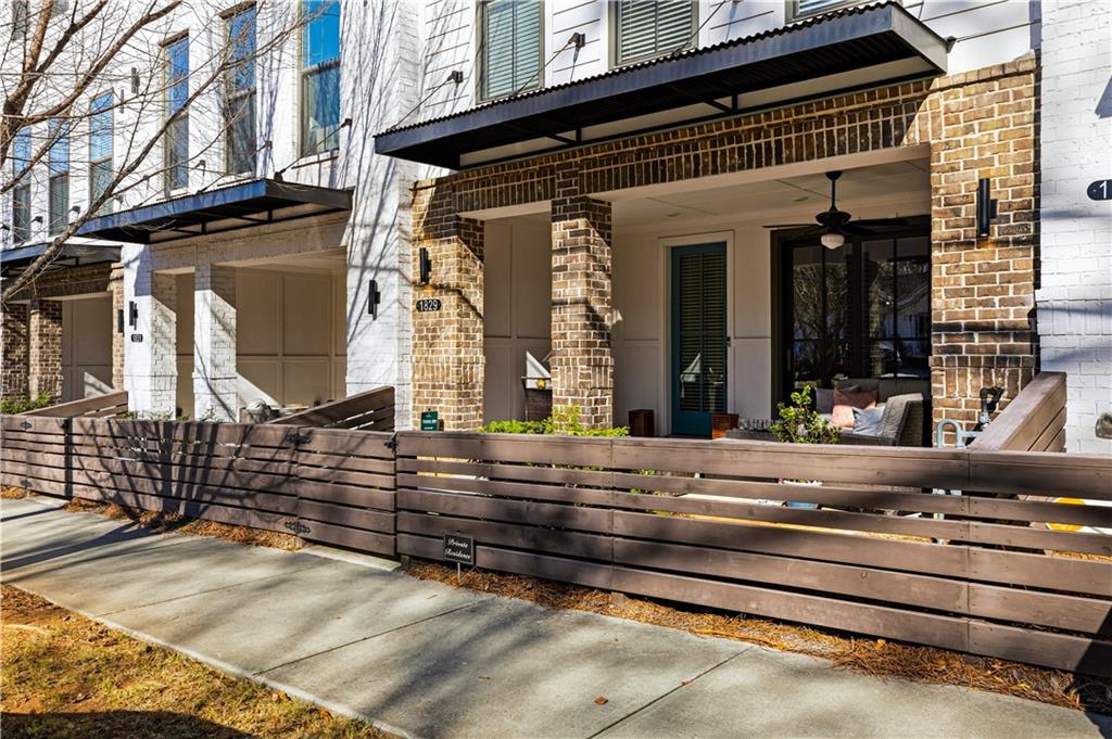 1829 La Dawn Lane NW