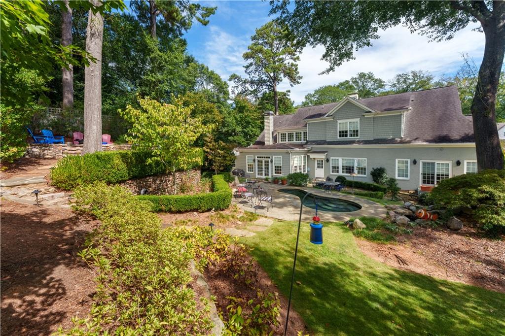 2394 Montview Drive NW