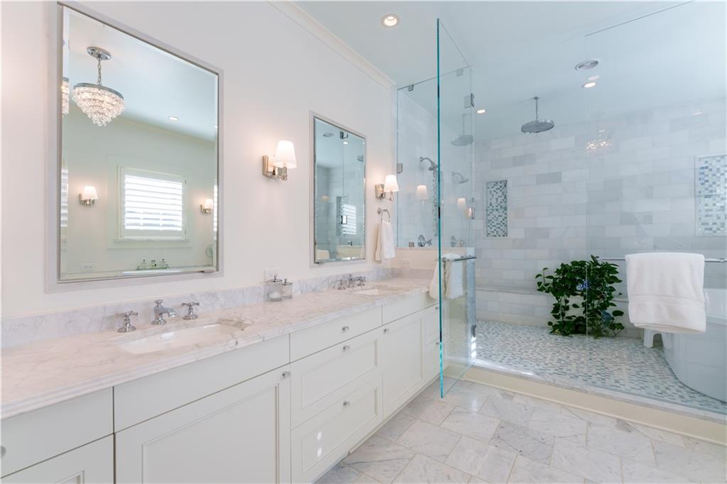 2394 Montview Drive NW