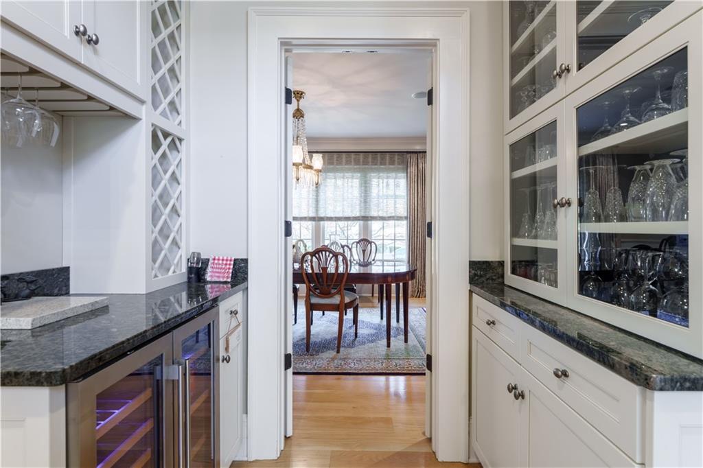 2394 Montview Drive NW