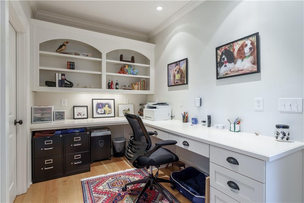 2394 Montview Drive NW