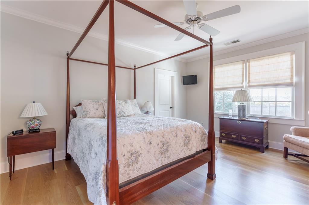 2394 Montview Drive NW