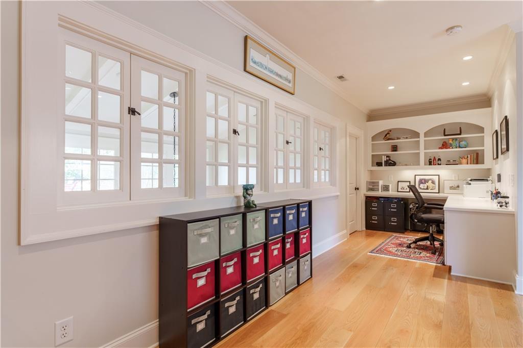 2394 Montview Drive NW