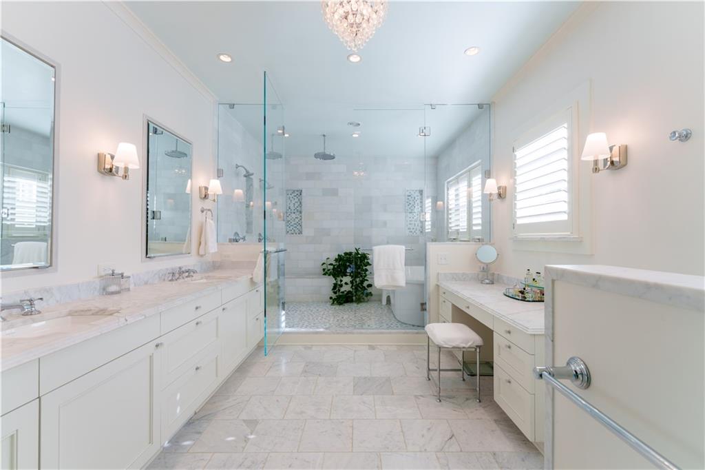 2394 Montview Drive NW