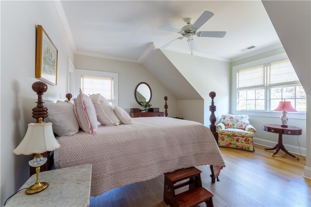 2394 Montview Drive NW