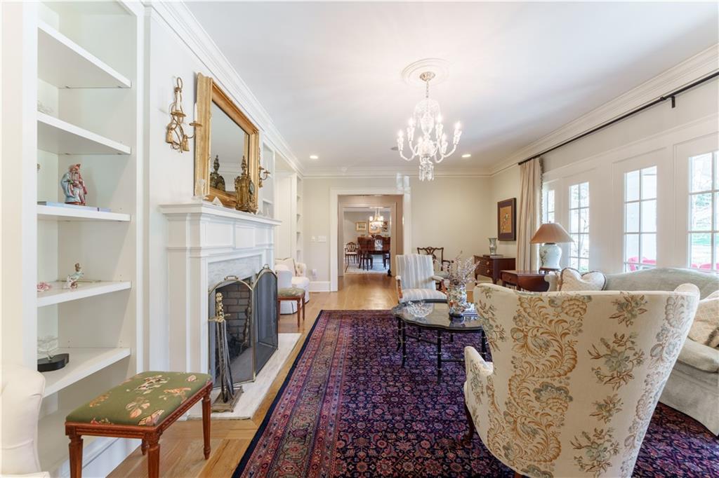 2394 Montview Drive NW