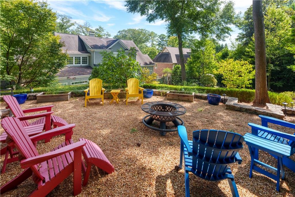 2394 Montview Drive NW