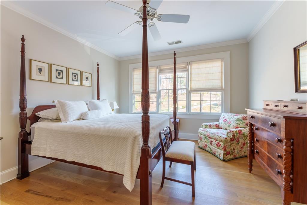 2394 Montview Drive NW