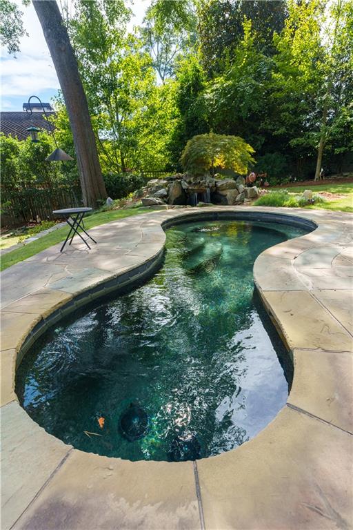 2394 Montview Drive NW