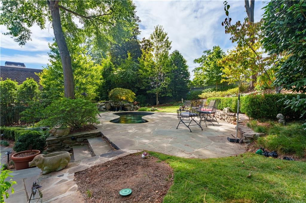 2394 Montview Drive NW