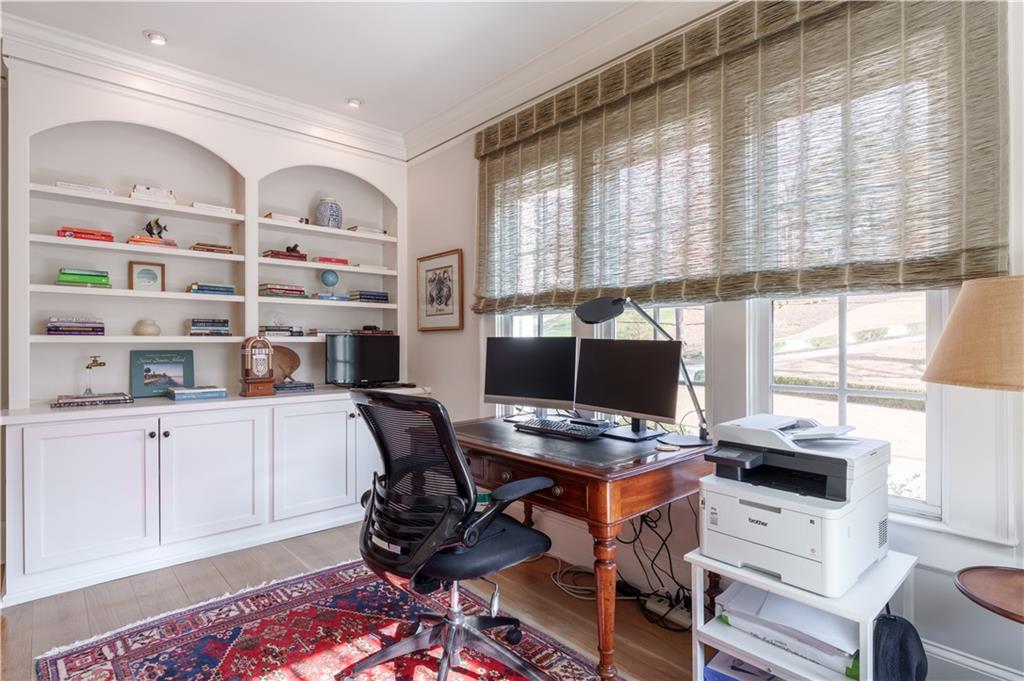 2394 Montview Drive NW