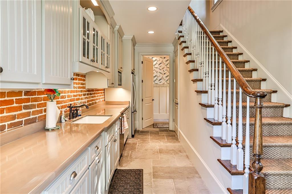 4401 Davidson Avenue NE