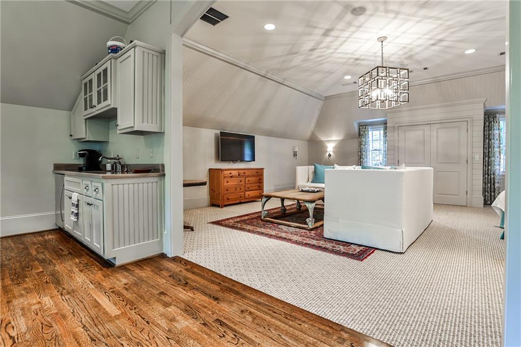 4401 Davidson Avenue NE