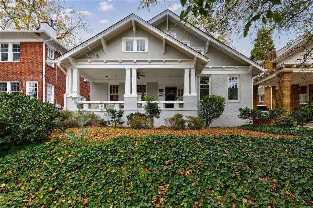 654 Cresthill Avenue NE