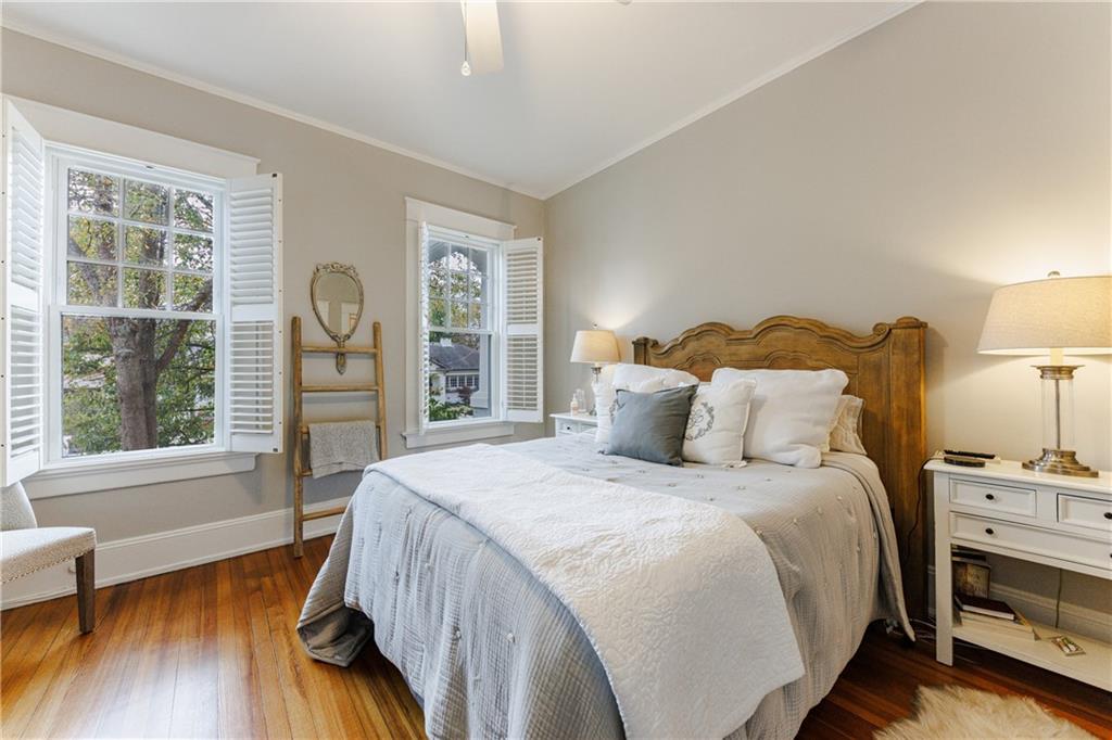 654 Cresthill Avenue NE