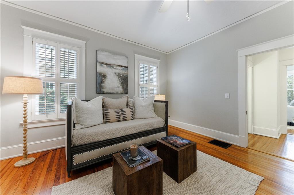 654 Cresthill Avenue NE