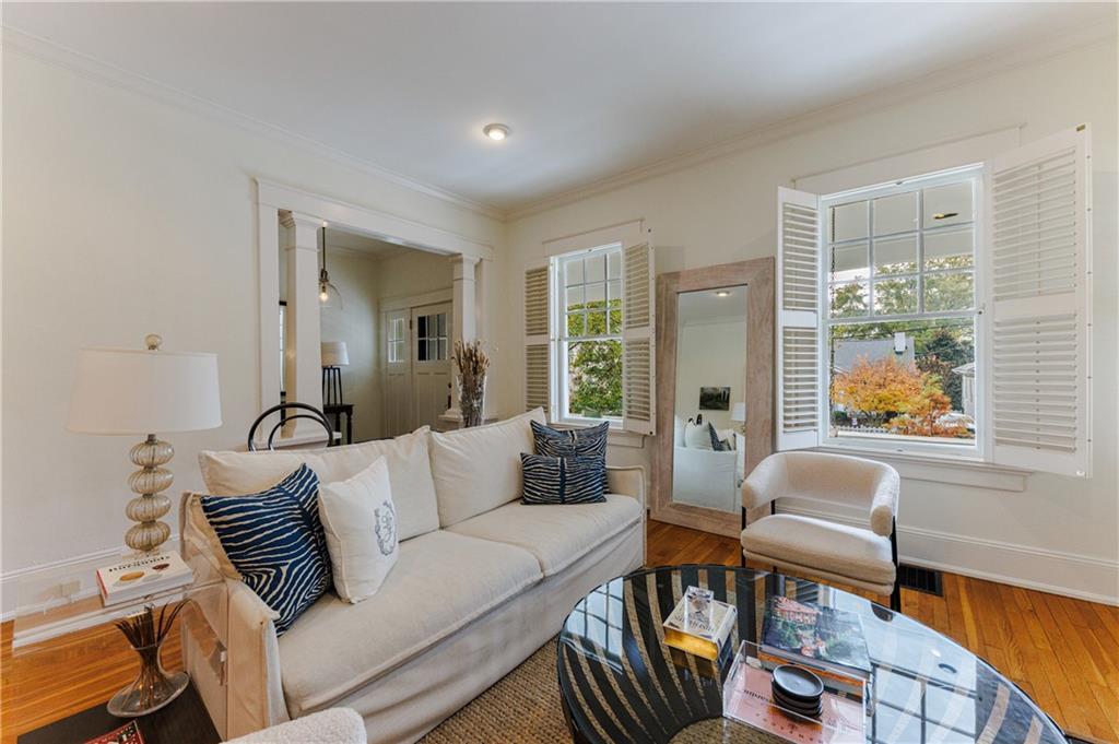 654 Cresthill Avenue NE