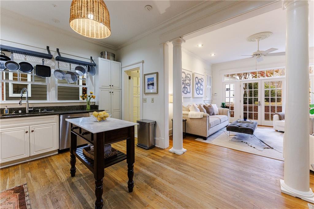 654 Cresthill Avenue NE