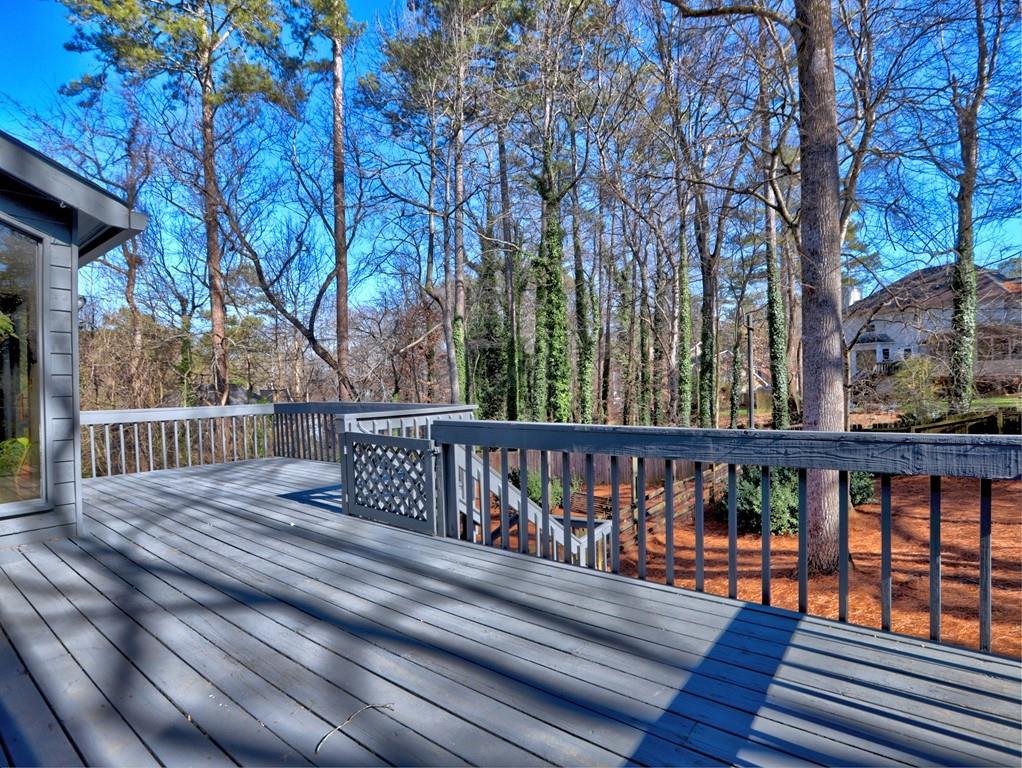 1584 Sandpoint Drive NE