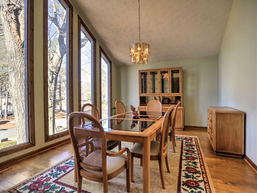 1584 Sandpoint Drive NE