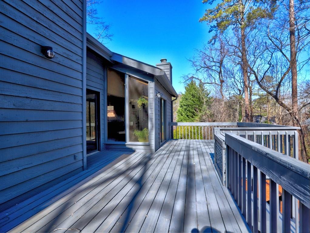 1584 Sandpoint Drive NE