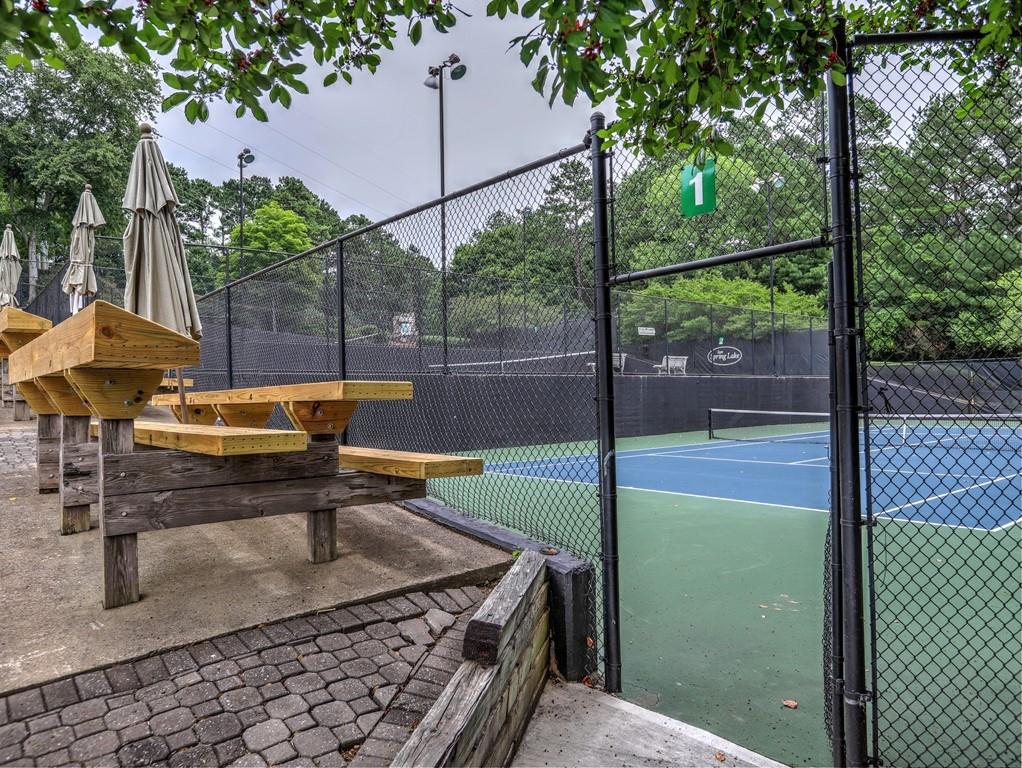 1584 Sandpoint Drive NE