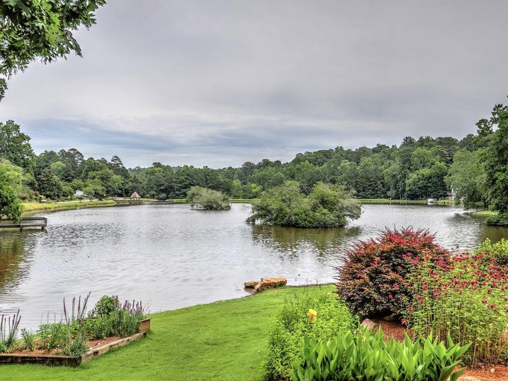 1584 Sandpoint Drive NE