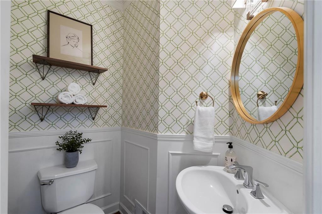 1155-B Davis Place NW