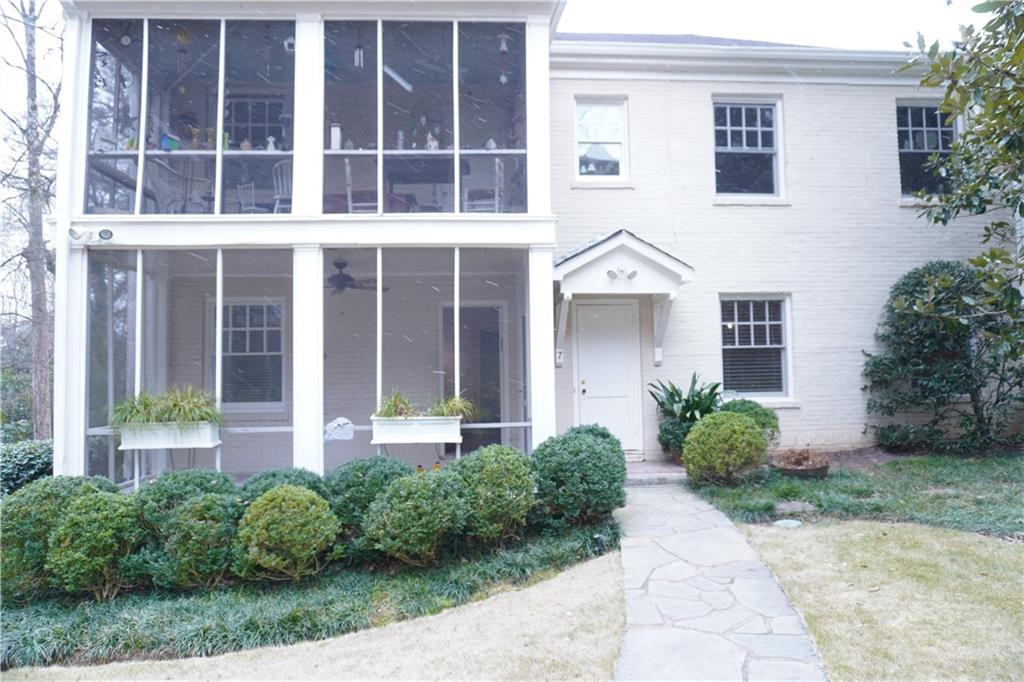 2544 Peachtree Road NW Unit 6