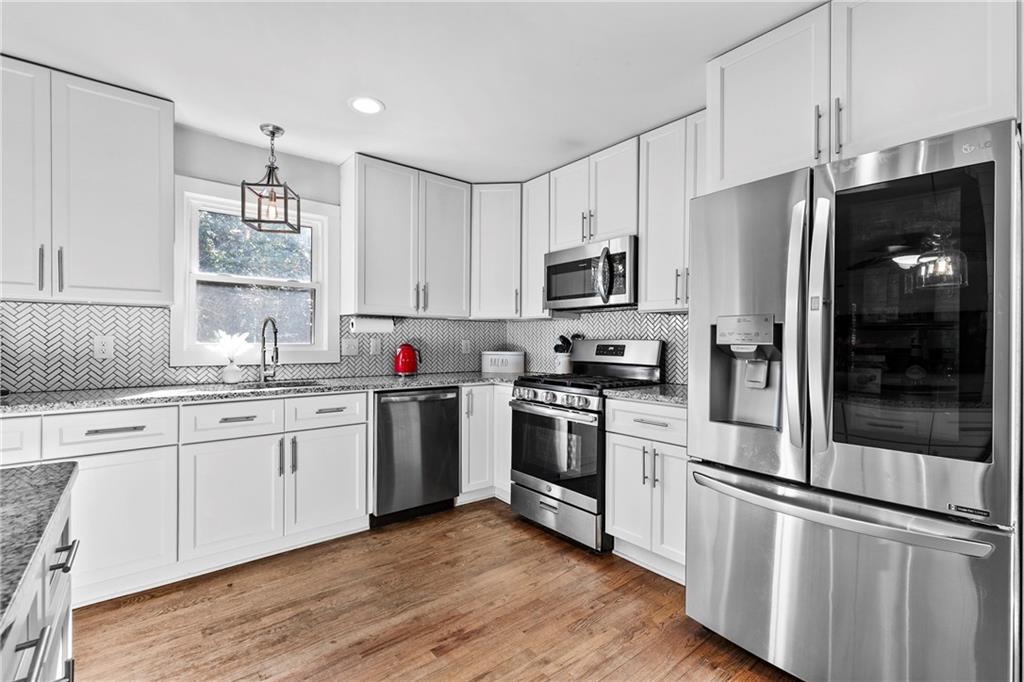 208 Shadowlawn Road SE