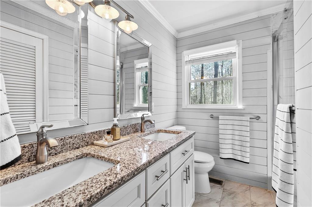 208 Shadowlawn Road SE