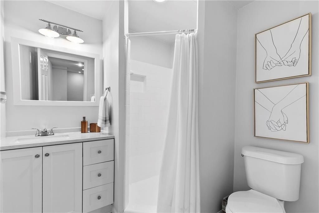 208 Shadowlawn Road SE